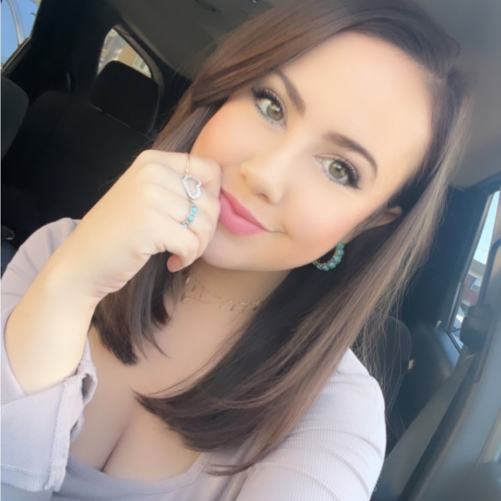 Meet your Posher, Lauren